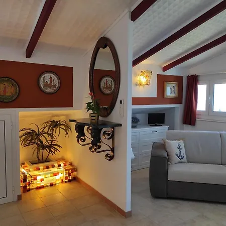 La Terrazza Di Carlo E Luisa Πανσιόν 3*